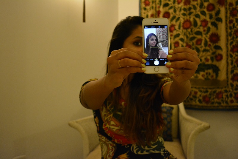 how-to-take-selfies-like-a-diva
