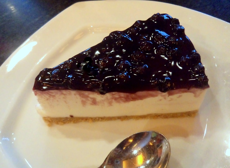 big-chill-cafe-blueberry-cheesecake