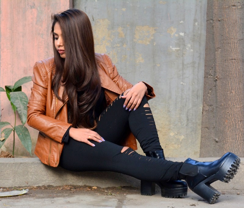 biker-girl-lookbook-leather-jacket-chunky-boots