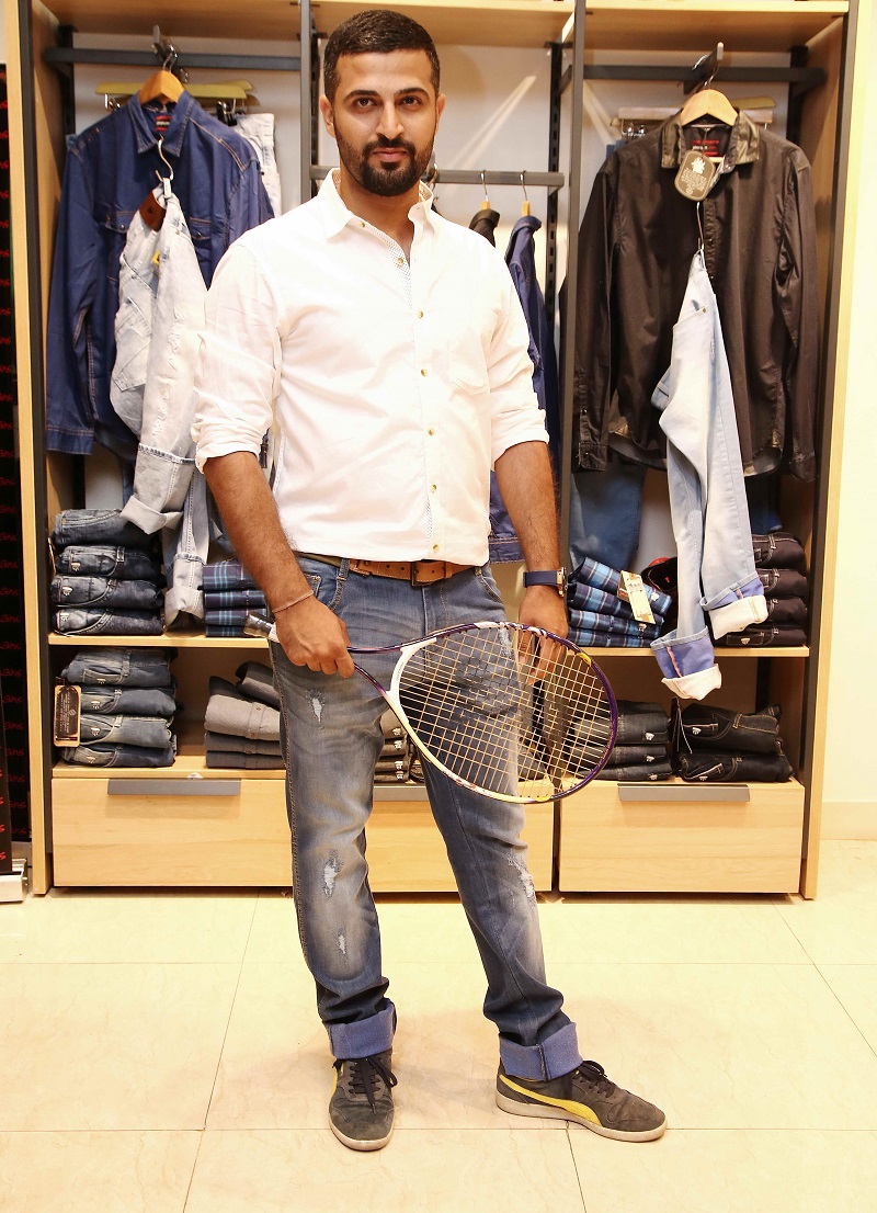 john-players-shirts-jeans-fashion-blogger-styling