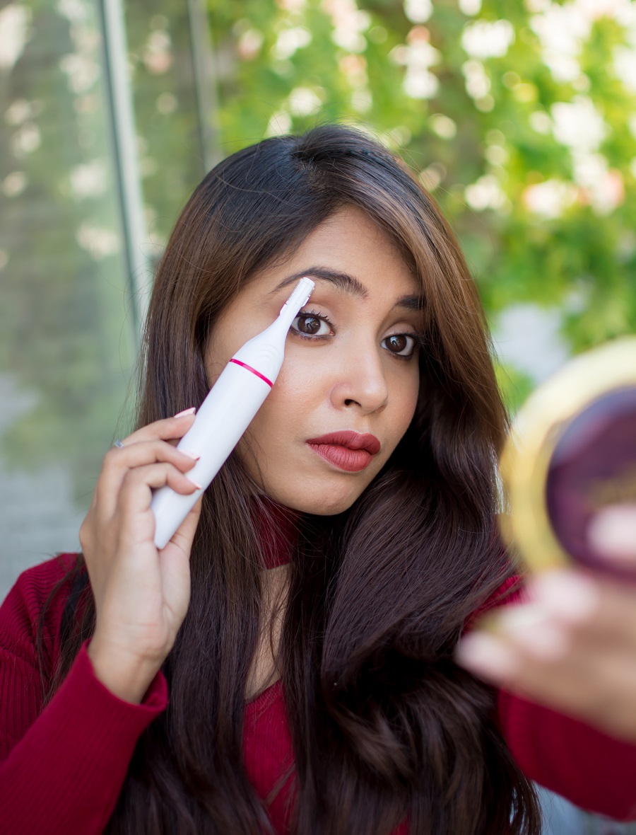 veet-sensitive-touch-electric-trimmer-eyebrows-upperlips-how-to-use