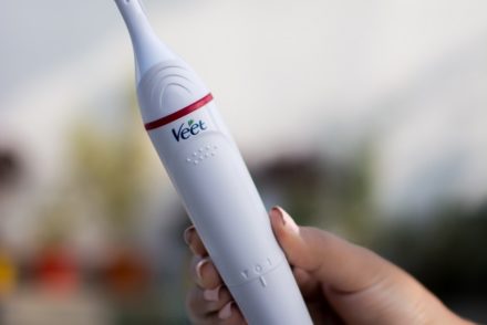 veet-sensitive-touch-electric-trimmer-eyebrows-upperlips-how-to-use